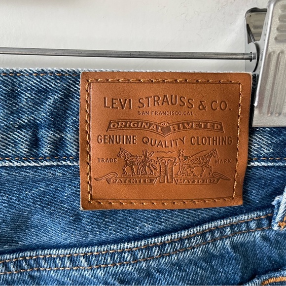 Levi's Wedgie Button Fly Distressed Straight Cropped Jean Size 25 - Picture 11 of 14